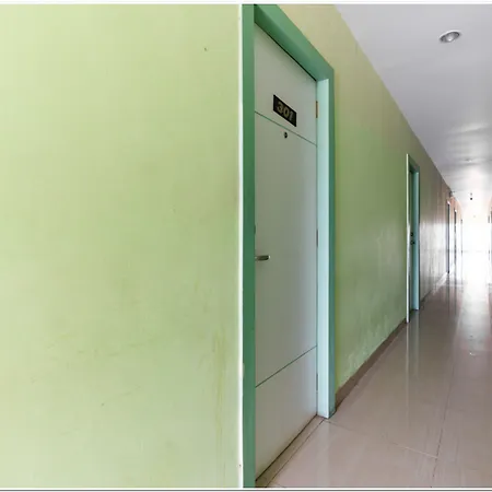 RedDoorz Plus at Hertasning Area Makassar-3