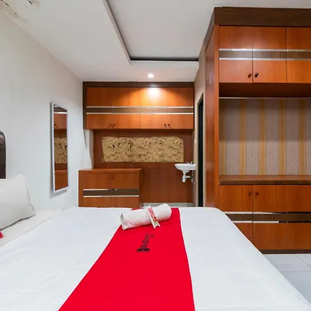 RedDoorz near RSIA Andini Pekanbaru-3