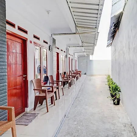 Oyo Life 90570 Heboh Guest House Syariah-3