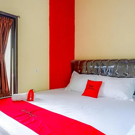 RedDoorz @ Gerbang Dieng Plateau Area-3