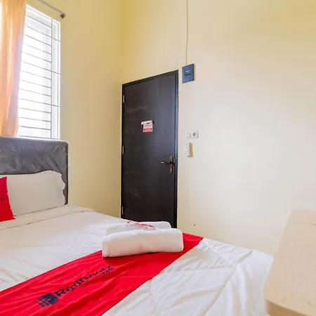 Reddoorz Near Opi Mall Palembang 2-3
