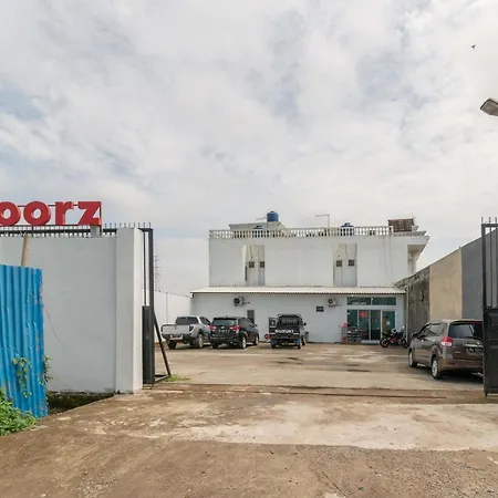 Reddoorz Near Opi Mall Palembang 2-2