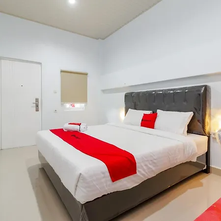 Reddoorz Plus Near Palembang Icon Mall 2-3
