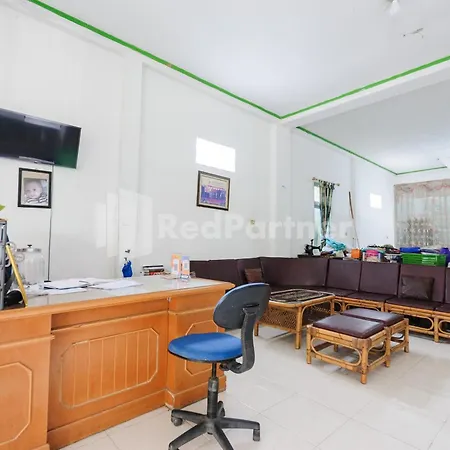 Ombai Guest House 27 Syariah Mitra RedDoorz-2
