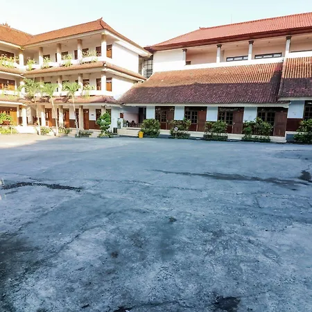 Oyo 3938 Hotel Made Bali-3