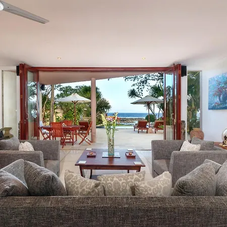 Villa Pantai Candidasa by Villa Finder-3