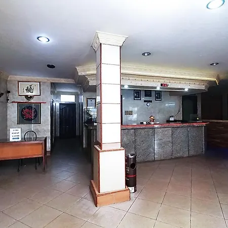 OYO 2079 Jambi Raya Hotel-3