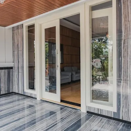 RedDoorz Plus @ Jalan Dr. Cipto Mangunkusumo Lampung-2