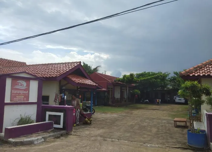 Oyo 90552 Sayang Heulang Karang Laut