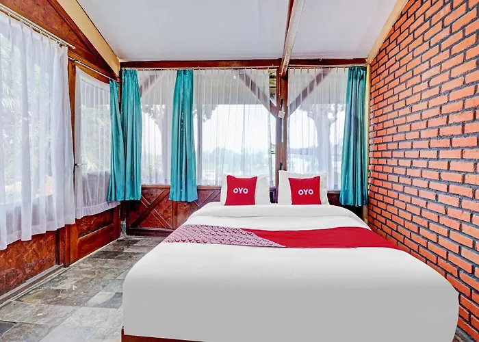 Oyo 90582 Nur Alam Hotel