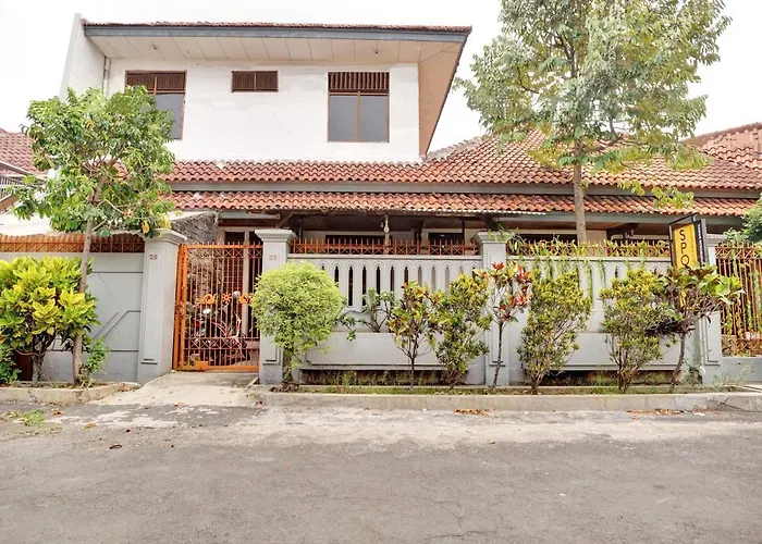 SPOT ON 90539 Taman Borobudur Guest House Syariah