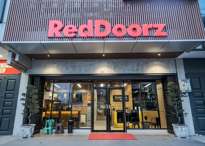 RedDoorz Plus @ Jalan Juanda Medan