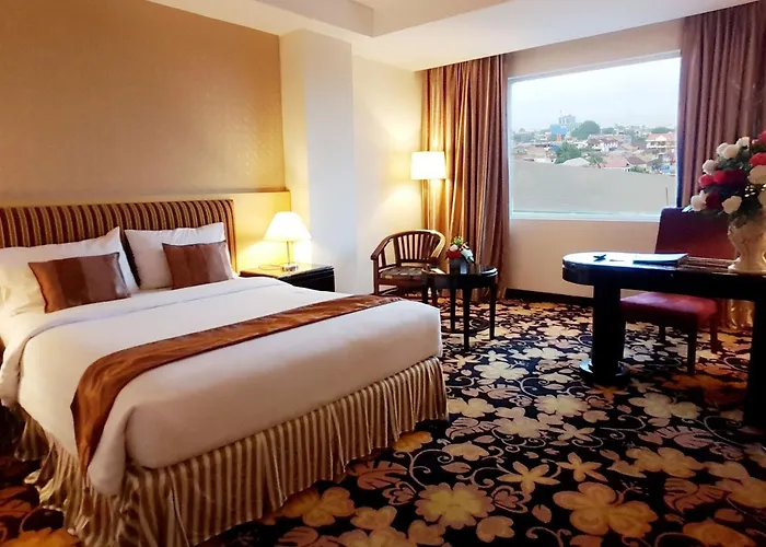 Rocky Plaza Hotel Padang