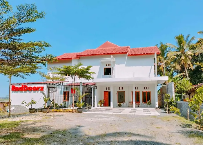 RedDoorz Syariah Near Bandara YIA Kulon Progo