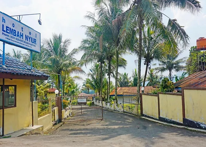 OYO 91244 Lembah Nyiur
