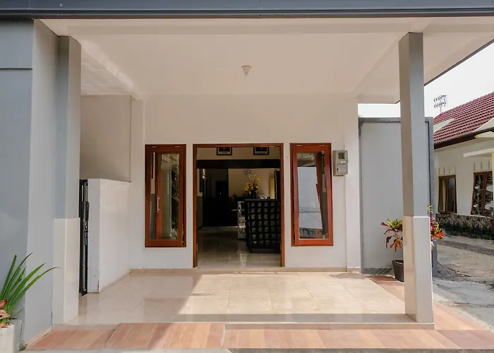 Oyo 1028 Garuda Residence