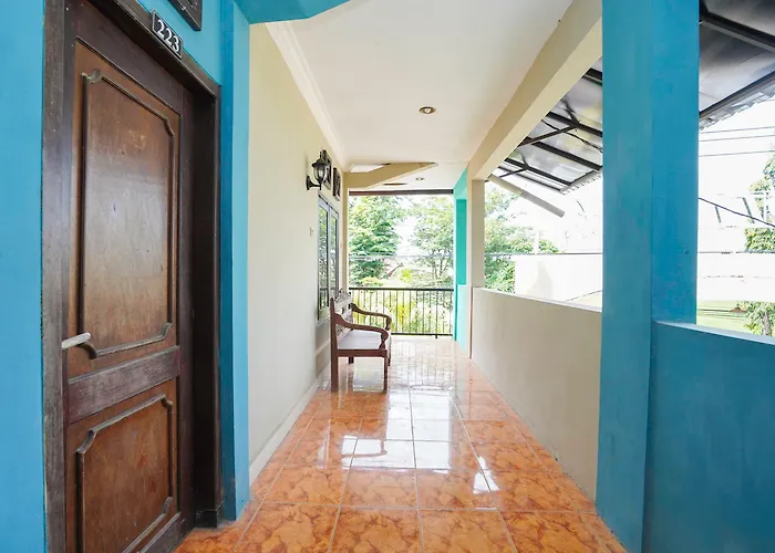 OYO 2715 Hotel Madinah Syariah