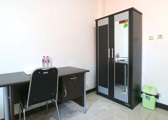 Saloka Guest House & Residence
