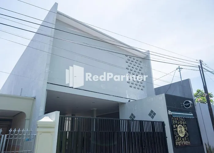 Athena House Syariah Near The Park Mall Solo Baru Mitra Reddoorz