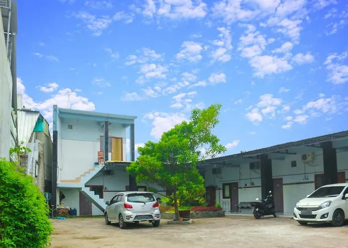 Hp Residence Mitra Reddoorz Near Alun Alun Kediri