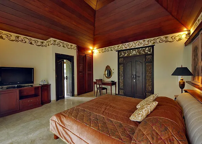 Taman Suci Suite And Villas