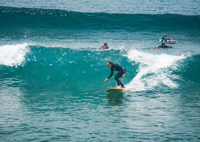 Surf & Party - Hostel Somewhere Else Canggu, Indonesien