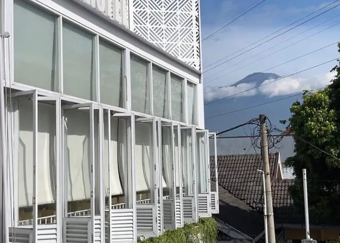 Wisata Niaga Campus