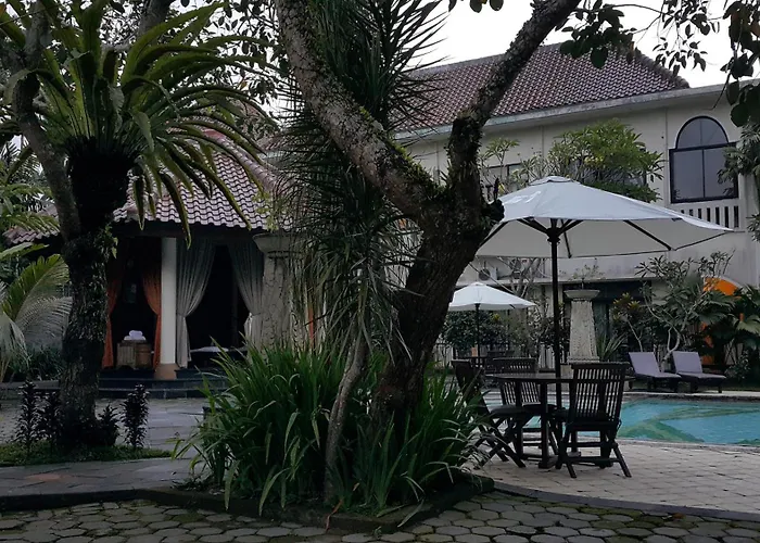 Sarasvati Borobudur