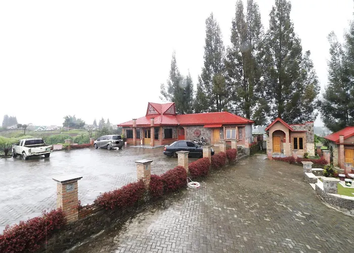 Alloyna Country Cottage Brastagi