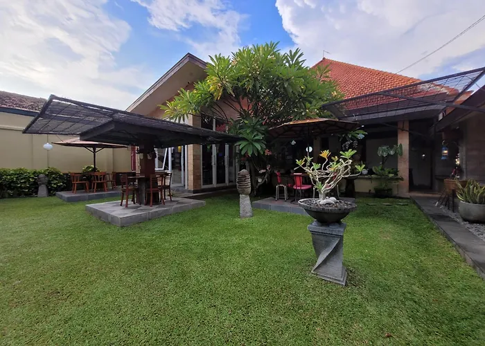 Ndalem Katong Guest House Ponorogo