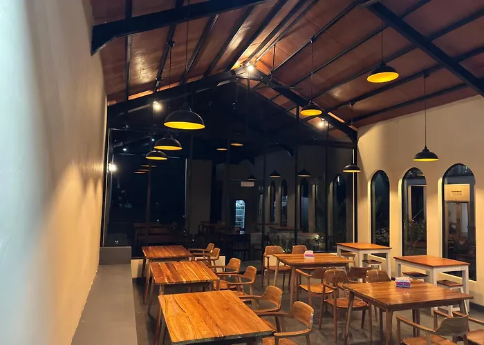 Batur Pyramid Guesthouse