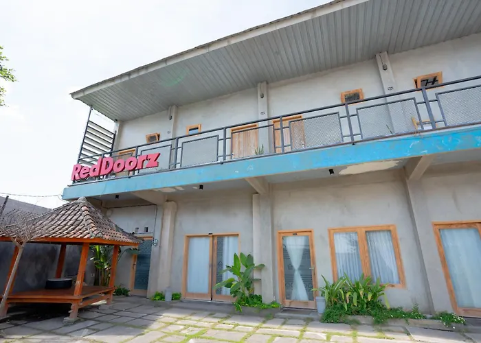 RedDoorz Syariah near Lombok Epicentrum Mall