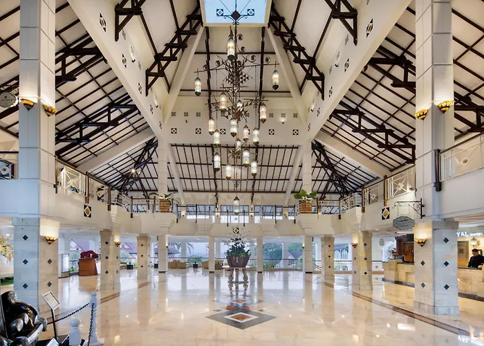 Royal Hotel And Villa Batu