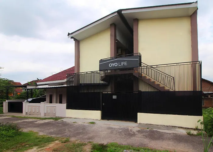 OYO Life 2273 Pratama Homestay