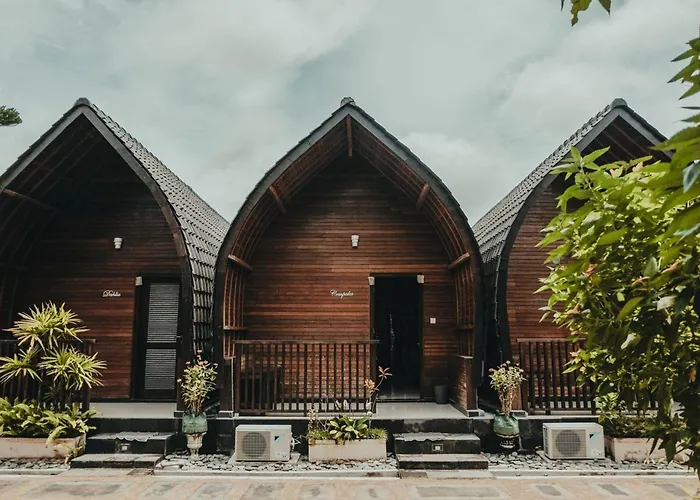 Sekar Arum Riverside Resort In Canggu