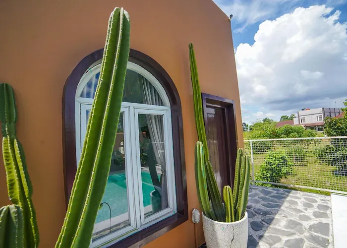 Ubu Gito Gati - 4 Bedrooms Near Yogyakarta City Center