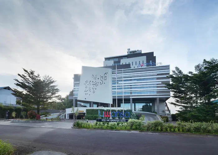 Luwansa And Convention Center