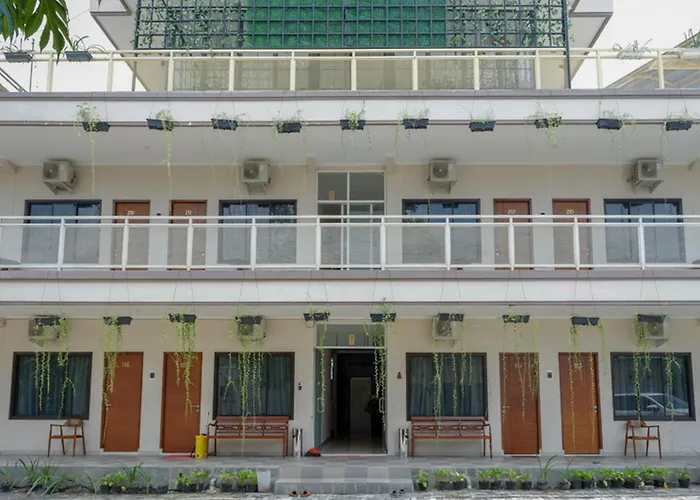 RedDoorz @ Jalan Majapahit Semarang