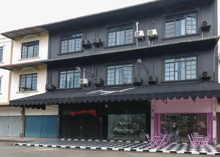 Reddoorz Plus Near City Square