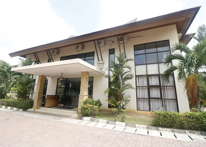 Reddoorz Premium @ Bukit Damai Indah