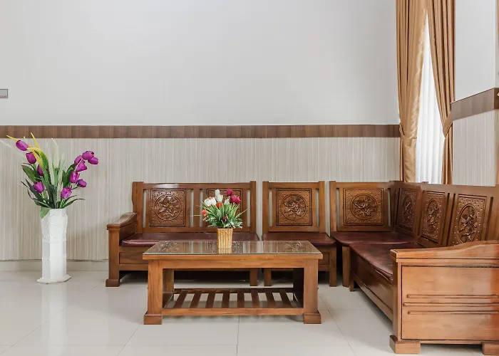 RedDoorz Syariah near RSU Suaka Insan
