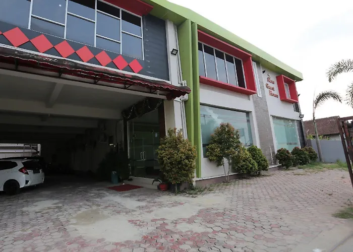 Oyo 1864 Tiara Guest House