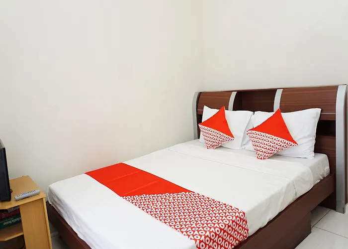 Oyo 2860 The Castury Homestay Syariah