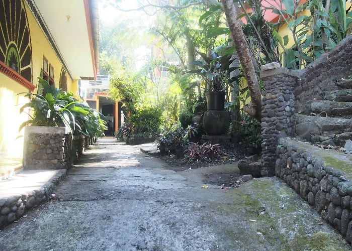 OYO 90646 Villa Karsinem