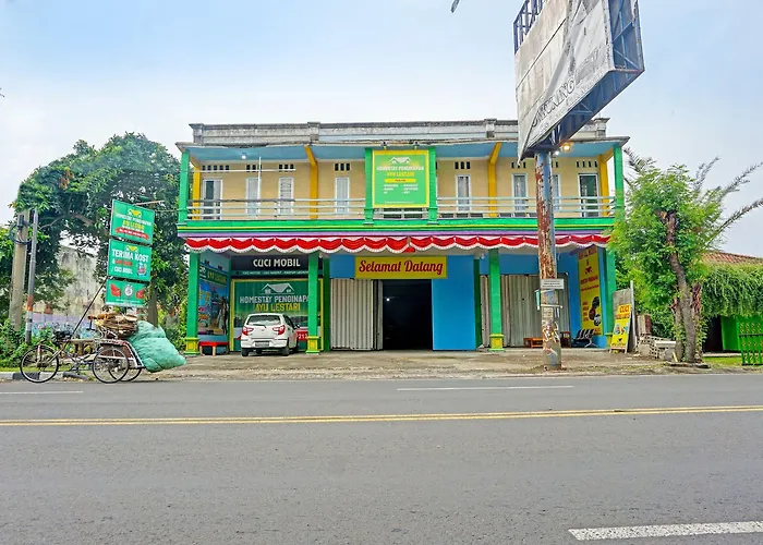 Oyo 91825 Ayu Lestari Homestay