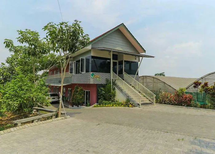 Griya Mulya Near Alun Alun Batu Mitra Reddoorz