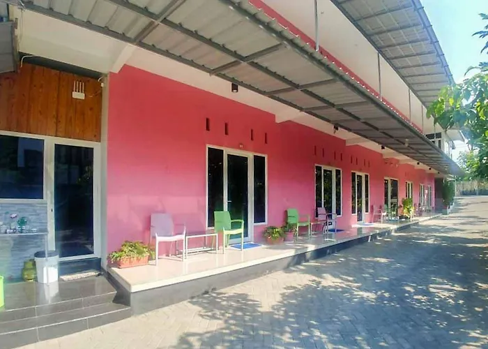 Griya Mulya Near Alun Alun Batu Mitra Reddoorz