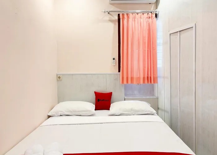 RedDoorz Plus Near Brawijaya Museum