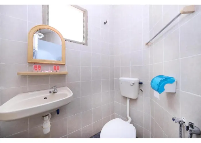 Oyo 443 Hotel Barlian