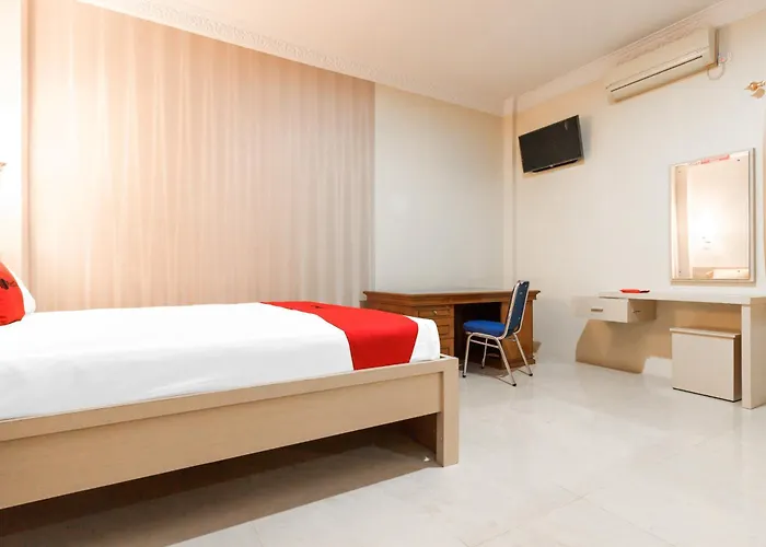 RedDoorz Plus Near Pantai Malalayang